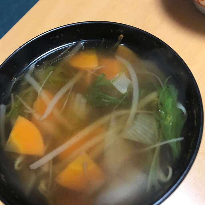 もやし入り豆板醤スープ